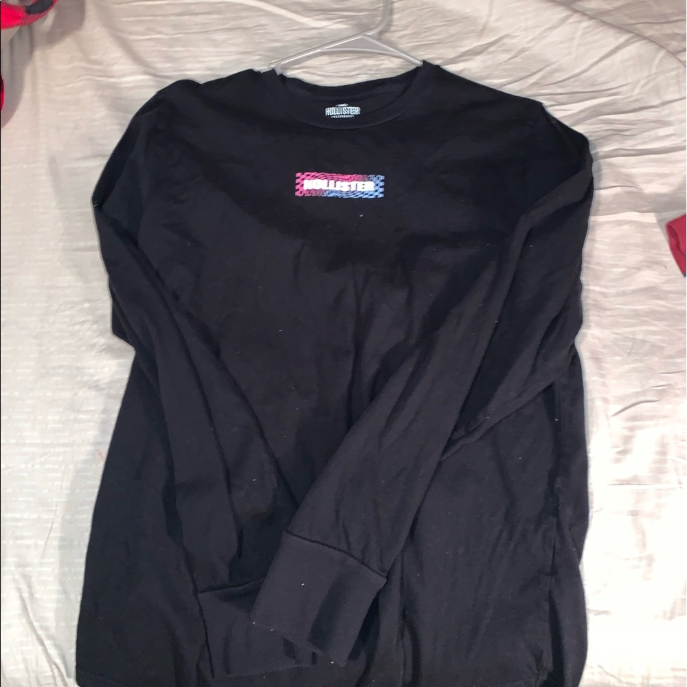 Black long sleeve holister shirt